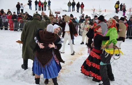 http://www.regionmalafatra.sk/fasiangove-tradicie-v-malej-fatre/
