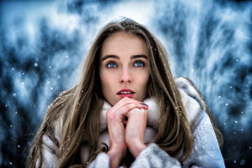 beautiful woman at the winter park